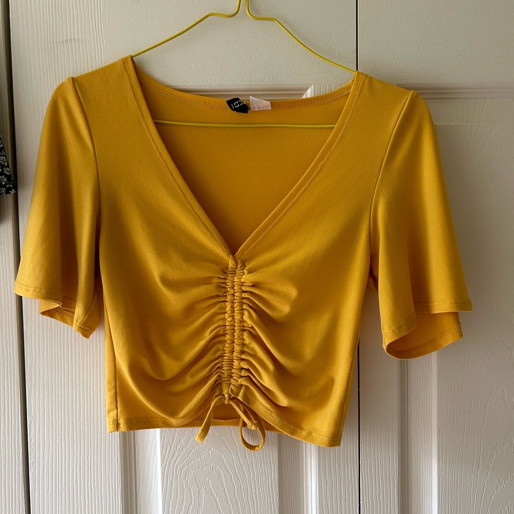 H&M Crop Shirts - Picture 2 of 5